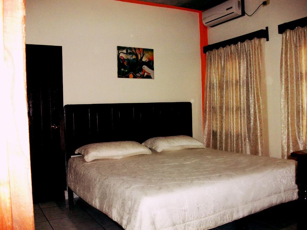 Hotel & Hostal Yaxkin Copán Cameră foto